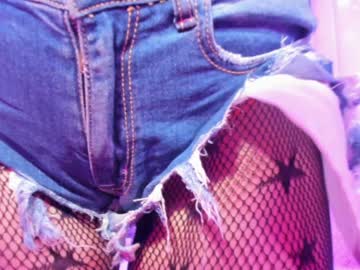 girl
        butterybubblebutt cam image #5138344