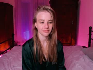 girl
        alexispeach cam image #2477122
