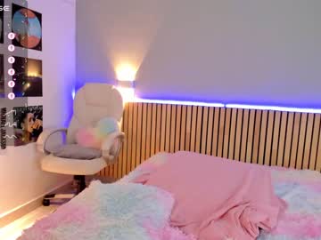 girl
        little_effy18 cam image #3610218