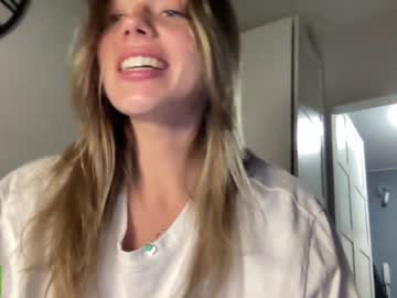 girl
        angel_from_sky cam image #3386533