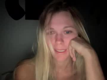 girl Sex Webcams With Notorious Girls with beachbabi