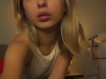 girl
        mildredgarrett cam image #5573046