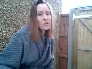 girl
        eatmypie69 cam image #2898558