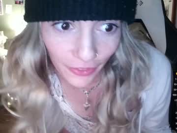 girl
        pixelatedprincess cam image #2657537