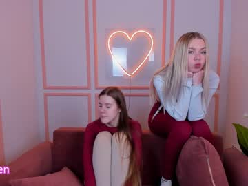 girl
        cassie_palmer cam image #3228111