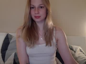 girl
        magic_couple13 cam image #779179