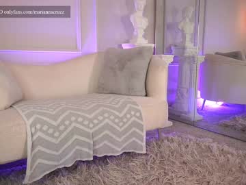 girl
        mariannacruzz cam image #2138931