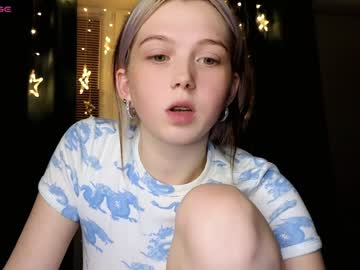 girl
        small_blondee cam image #2930313