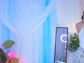 girl
        cassie_palmer cam image #4786595
