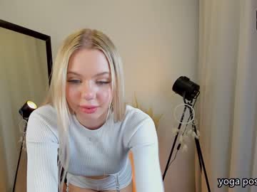 girl
        cassie_palmer cam image #3249054