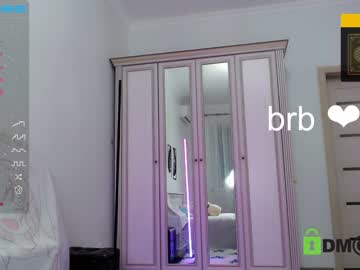 girl
        small_blondee cam image #589772