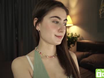 girl
        tessarosse_ cam image #1696918