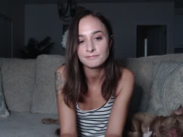 girl
        holihurricane cam image #2327620