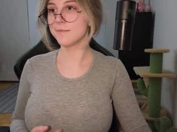 girl
        alexa_dream cam image #3956656