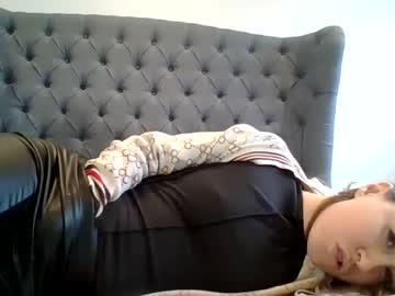girl
        eatmypie69 cam image #2861365