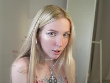 girl
        my_stella cam image #2254311