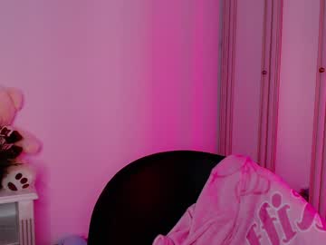 girl
        shy_blondiee cam image #859765