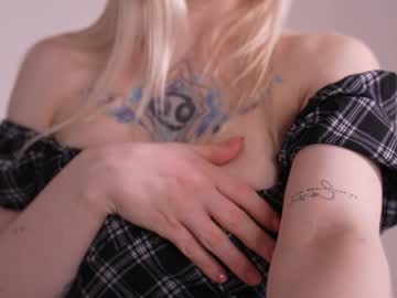 girl
        my_stella cam image #6010050