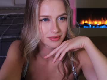girl
        ella_twinkle cam image #4422891