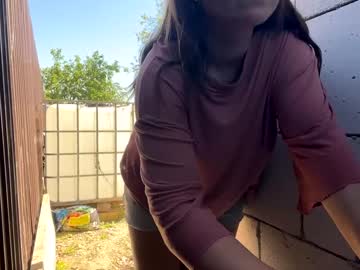 girl
        nyconik cam image #6662340