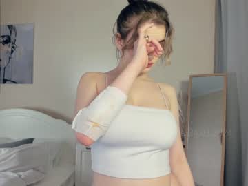 girl
        cute_caprice cam image #3790398
