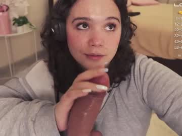 girl
        chery_lady22 cam image #2005747
