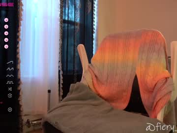 girl
        fiery_redhead cam image #1083462