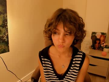 girl
        lenaelisabeth cam image #2741999
