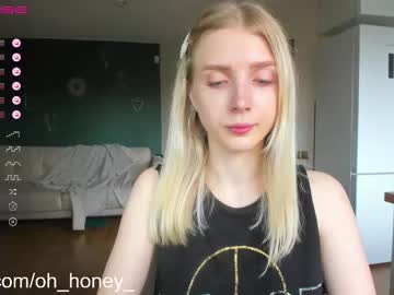 girl
        oh_honey_ cam image #1999948