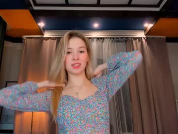 girl
        milablush cam image #3034758