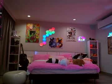 girl
        madnessalise cam image #4156352