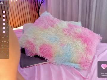 girl
        little_effy18 cam image #3717475