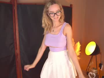 girl
        tessarosse_ cam image #5124950