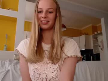 girl
        magic_couple13 cam image #1842750