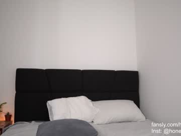girl
        honeyyykate cam image #4284344
