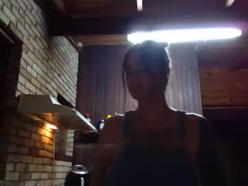 girl
        saylamoon cam image #6532622