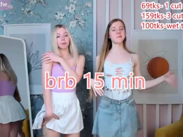 girl
        cassie_palmer cam image #1668801