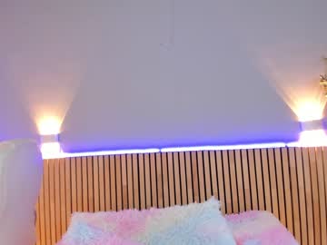 girl
        little_effy18 cam image #3604157