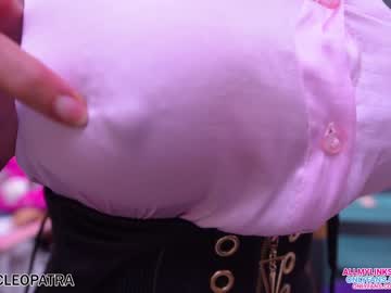 girl
        livecleo cam image #4252796