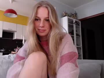 girl
        magic_couple13 cam image #1504070
