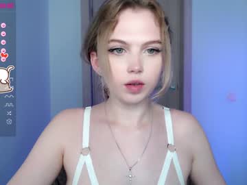 girl
        small_blondee cam image #403510