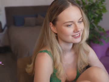 girl
        your_kat cam image #3903673