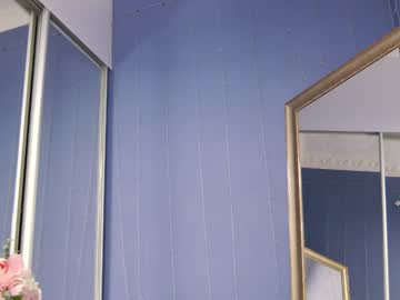 girl
        kriskras__ cam image #5454000