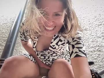 girl
        eatmypie69 cam image #6583799