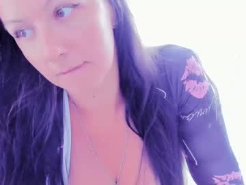 girl
        dolce4you69 cam image #1989991