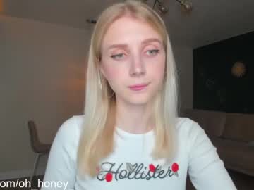 girl
        oh_honey_ cam image #1915852