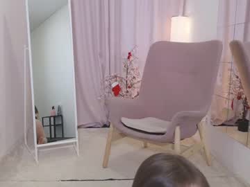 girl
        bless_sheila cam image #620845
