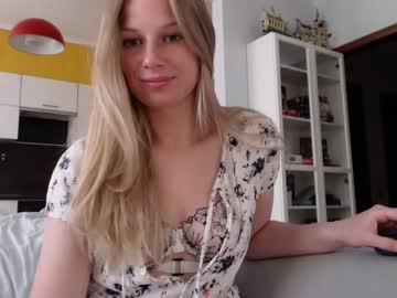 girl
        magic_couple13 cam image #1625920