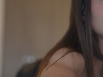 girl
        emyii cam image #6039586