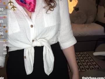 girl
        fiery_redhead cam image #5323654
